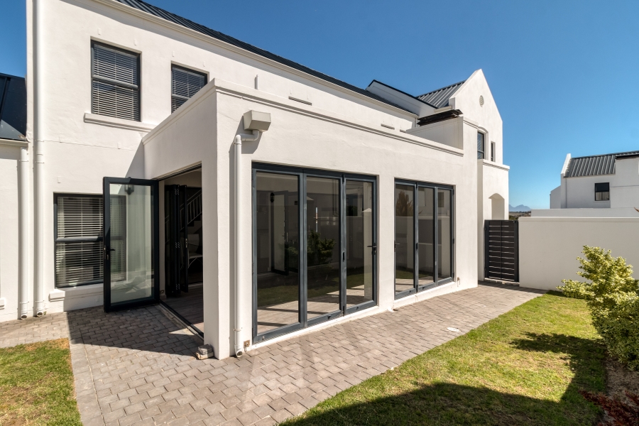 3 Bedroom Property for Sale in D’Stellen Estate Western Cape